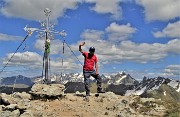 43 Alla croce di vetta del Corno Stella (2620 m)